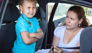 Napake Slovencev na potovanju: vožnja z natikači in odpenjanje otrok