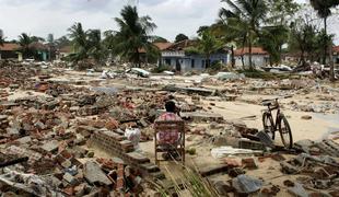 Spomin na cunami, ki je odnesel 230 tisoč življenj (video)