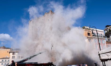 Tragedija v Rimu: v zrušenju stolpa umrl delavec #video