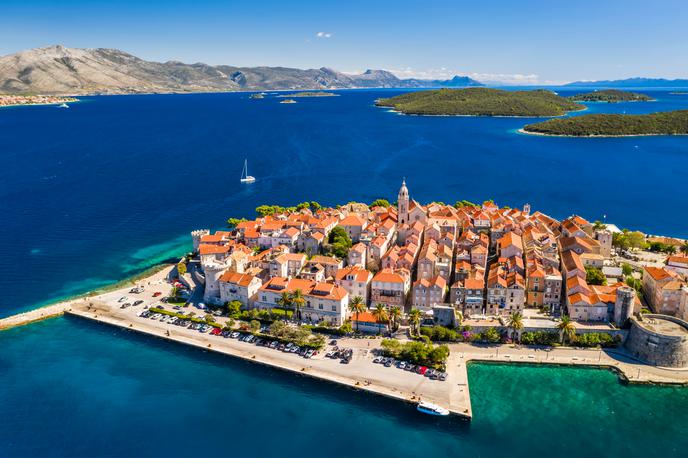 Korčula, Hrvaška | Otok Korčula velja za priljubljeno počitniško zavetišče tudi številnih Slovencev, med njimi pa imajo nekateri tudi v lasti svojo nepremičnino. | Foto Shutterstock