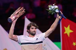 Vacherot niz presenečenj sklenil z zmago v Šanghaju, Gauff slavila v Wuhanu