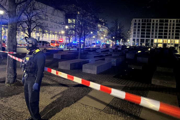 napad v Berlinu | Policija je na območju sprožila obsežno iskalno akcijo za napadalcem, ki je pobegnil, a so ga po nekaj urah našli in aretirali..  | Foto Reuters