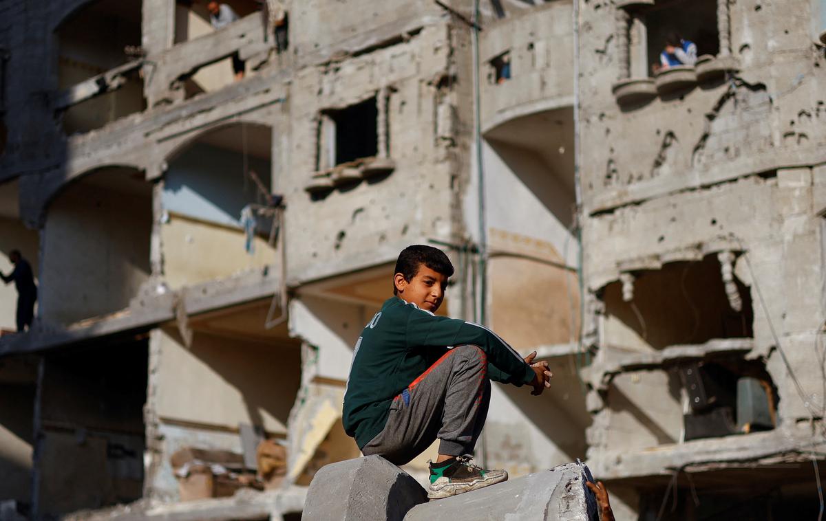 Rafa po napadu | Mesto Rafa, ki je pred vojno štelo manj kot 200 tisoč ljudi, je zadnji večji kraj v Gazi, ki ga še niso zasedle izraelske kopenske sile. | Foto Reuters