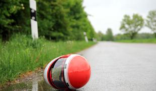 Motorist v bolnišnici umrl zaradi poškodb