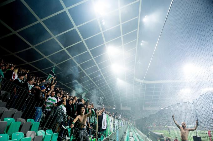 Koliko navijačev se bo danes zbralo na tribunah štadiona v Stožicah? | Foto: Vid Ponikvar