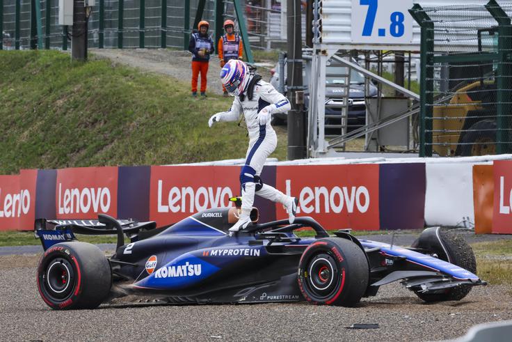 Logan Sargeant je v Suzuki trčil na petkovem treningu. Uničen je bil med drugim menjalnik. | Foto: Guliverimage