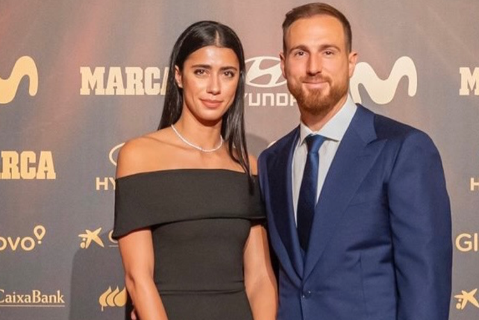 Jan Oblak in Olga Danilović sta postala starša