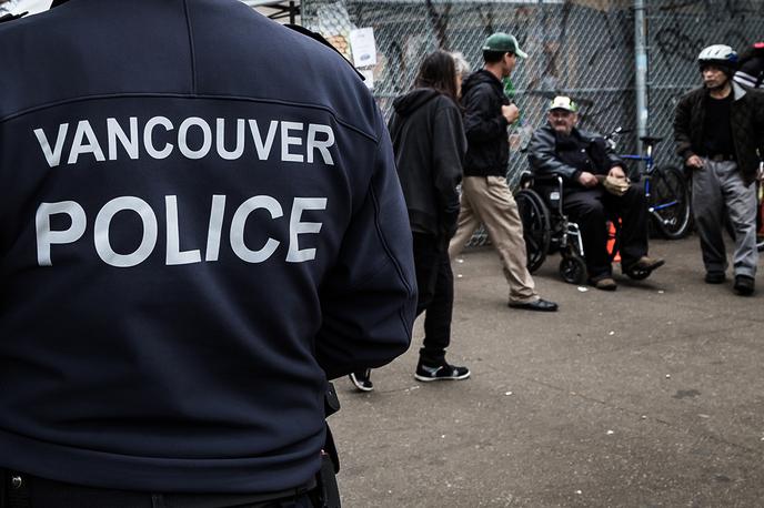 Policija, Vancouver | Vancouvrske ulice so kot pekel, polne odvisnikov od mamil, ki si vsem na očeh vbrizgavajo heroin.  | Foto Shutterstock
