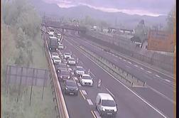 Kaos na štajerski avtocesti: zastoj zaradi del, zgodila se je še nesreča