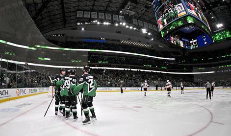 Dallas lovi Colorado, Ovečkin podira rekorde