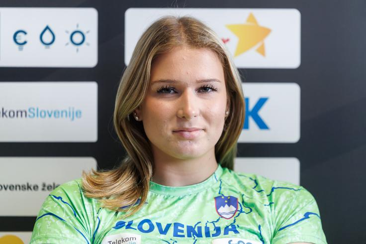 Oriana Lovrec je imela pestro pot do bronastega odličja v metu kladiva. "Pod pritiskom tekmujem celo bolje," pravi. | Foto: Nebojša Tejić/STA