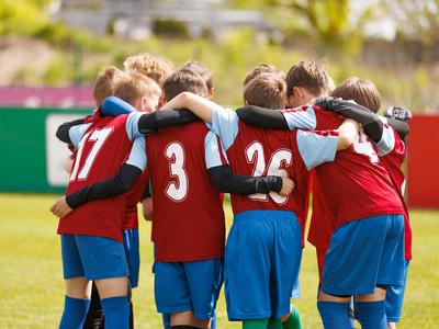 Posebno priznanje za projekt Botrstvo v športu, ki vabi k prijavi na razpis za štipendije za leto 2026