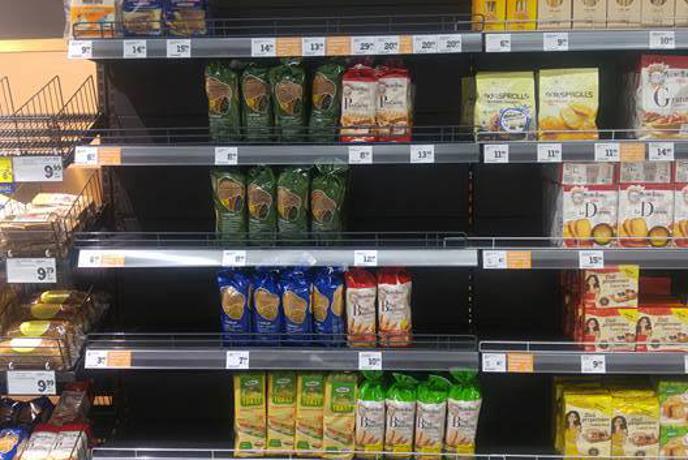 Police Konzuma se praznijo, hrvaška vlada sprejela "lex Agrokor", banke dosegle dogovor #foto #video