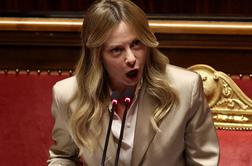Melonijeva v Milano pošilja 500 vojakov. Trgovine umikajo blago iz izložb.