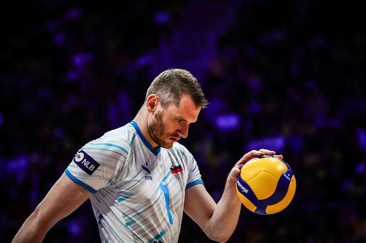 "Poskusili bomo popraviti neke malenkosti, vseeno ni veliko časa, saj bomo hitro odpotovali v Bolgarijo. Lahko smo zadovoljni," pravi Tonček Štern. | Foto: VolleyballWorld