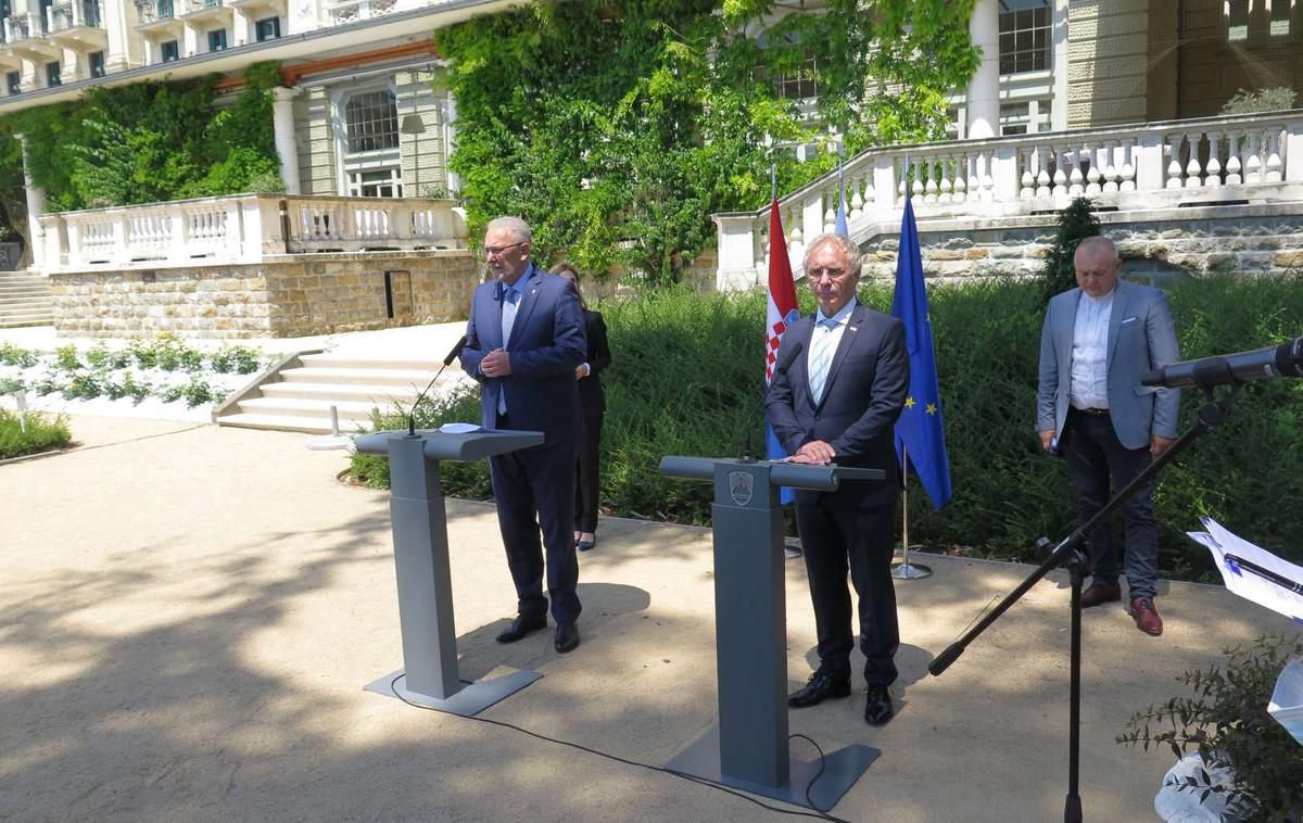 Aleš Hojs | Notranja ministra Hrvaške in Slovenije, Davor Božinović in Aleš Hojs.  | Foto STA