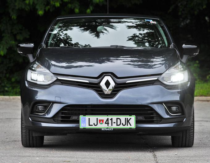 Renault ima med vsemi znamkami največ fizičnih kupcev, clio pa ostaja najbolje prodajani posamezni model. Do konca novembra so jih trgovci Renaulta prodali 3.619. | Foto: Gašper Pirman