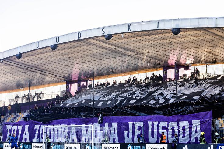 Maribor je z remijem proti Olimpiji zadržal prednost šestih točk pred Ljubljančani. Vodilni Celjani ostajajo razred zase, pred vijolicami imajo +11 in so si že zagotovili jesenski naslov. | Foto: Jure Banfi