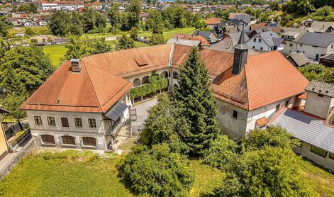 Grad naprodaj: tako izgleda znotraj #foto