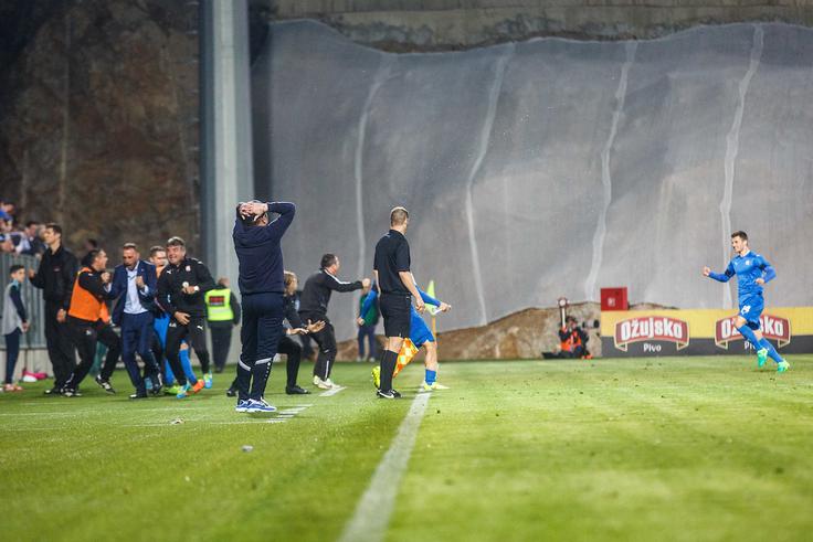 Ko Rijeka nazadnje ni zmagala na Rujevici - remizirala je z zagrebškim Dinamom -, je bil na severni strani štadiona le ograjen skalnati predel. | Foto: Grega Valančič/Sportida