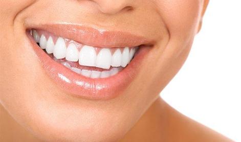 Minuta za zdravje: do belih zob na naraven način