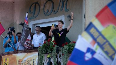 Kralj Toura Tadej Pogačar v soboto vabi v domačo Komendo