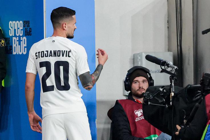 Petar Stojanović je pustil na cedilu soigralce, ko si je v zgolj osmih minutah prislužil dva rumena kartona. | Foto: Aleš Fevžer