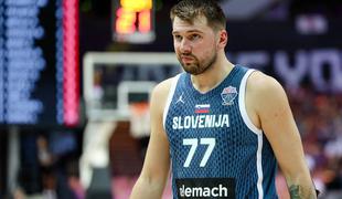 Ko Luka Dončić zabije prek Saše Dončića #video