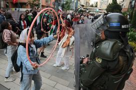 protesti, Gaza, podpora, aktivisti, policija, Palestina