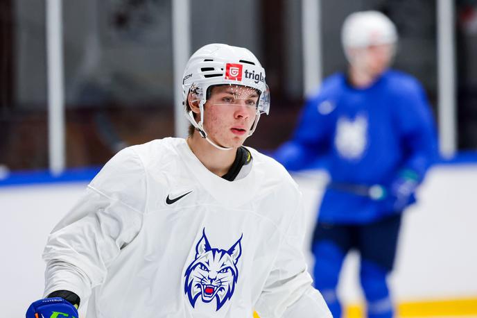 Mark Sever | Mark Sever se te dni dokazuje v članskem reprezentančnem dresu. | Foto Aleš Fevžer