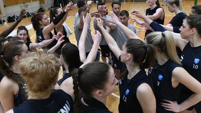 Slovenske odbojkarice v pripravljalnem obračunu boljše od favorizirane Francije