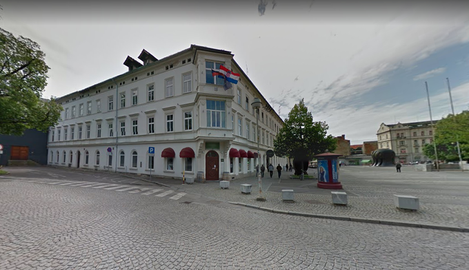 Poslovna stavba na Trgu svobode v Mariboru. | Foto: Google Street View
