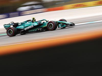 Verstappen prvič letos na prvem štartnem mestu, žarek upanja za Alonsa