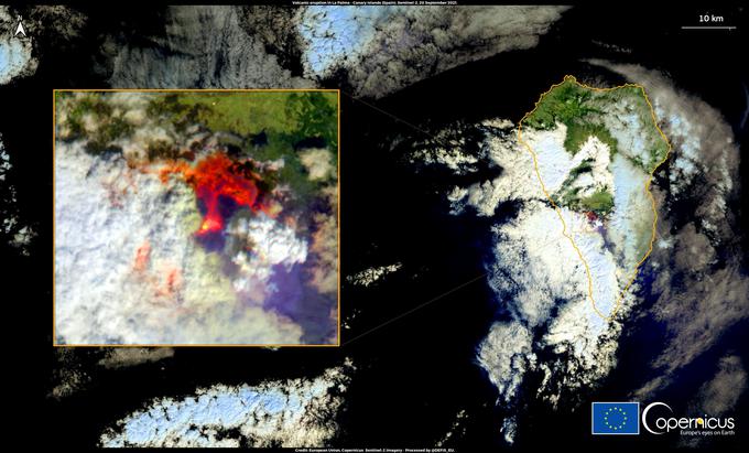 Slika satelita Copernicus Sentinel-2 prikazuje izbruh vulkana v narodnem parku Cumbre Vieja na kanarskem otoku La Palma v Španiji 20. septembra 2021. | Foto: Reuters