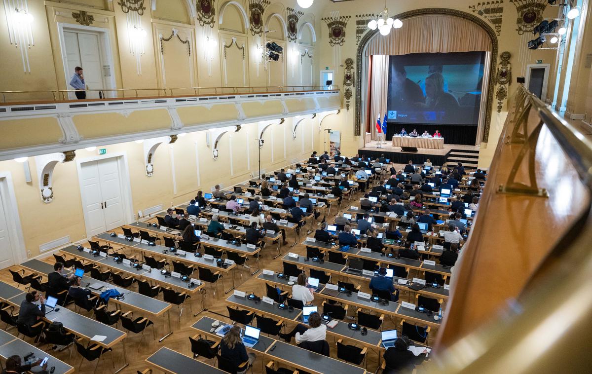 Ljubljansko-haaška konvencija | Mednarodna konferenca, na kateri je bila danes sprejeta Ljubljansko-haaška konvencija, je bila največji diplomatski dogodek, ki ga je kdaj koli gostila Slovenija. | Foto Ministrstvo za zunanje zadeve