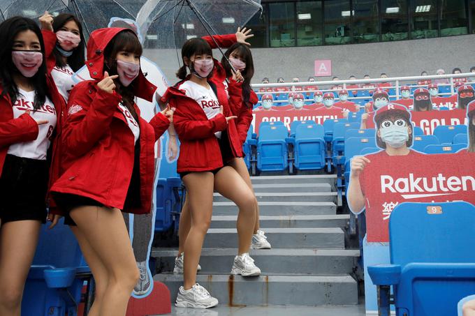navijači lutke tajvan | Foto: Reuters