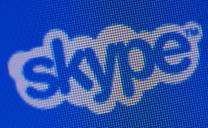 Skype je imel ob zadnjem štetju okrog 300 milijonov mesečno aktivnih uporabnikov, kar je primerljivo z družbenima omrežjema Twitter in Snapchat ter z Redditom, najbolj obiskanim in aktivnim internetnim forumom. Skype je v celoti preveden tudi v slovenski jezik. | Foto: Reuters