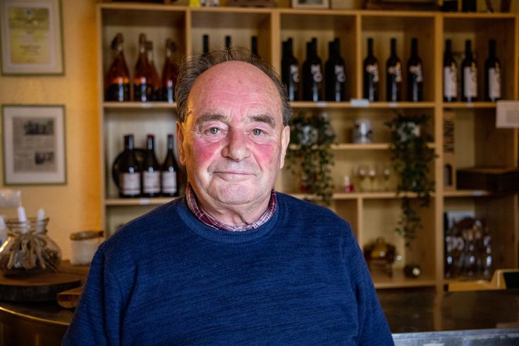 Z žalostnim obrazom razlaga o ukinitvi Zlate lisice in Branika. | Foto: Matej Podgoršek