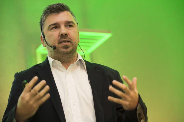 V zadnjih štirih letih se je čas pozornosti zmanjšal s 13 sekund na 8 sekund, je povedal Lovro Peterlin, direktor podjetja Linea Directa. | Foto: Matej Leskovšek