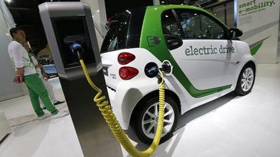 Renault, Daimler: električni avtomobili ne bodo ostali neslišni