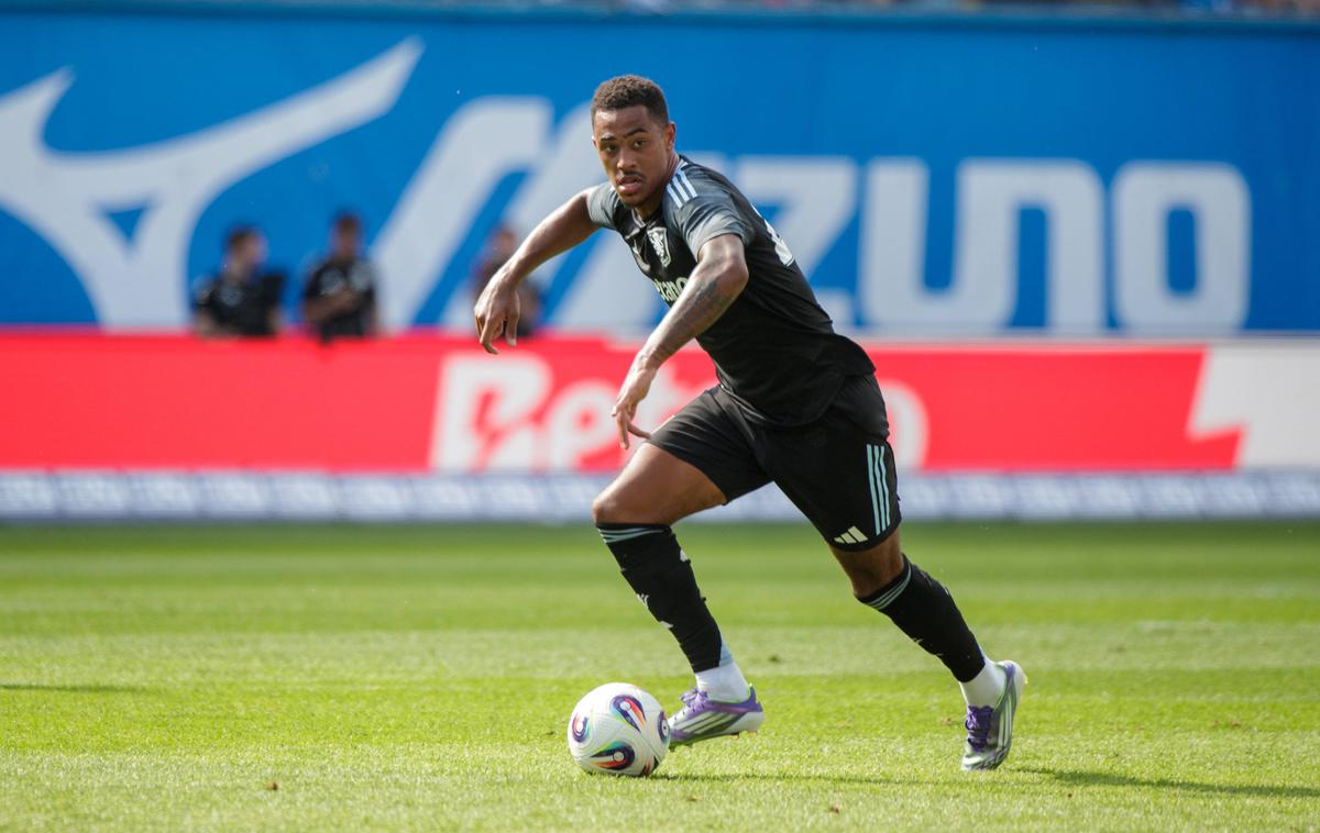 Jacob Ramsey | Jacob Ramsey se seli v Newcastle. | Foto Guliverimage