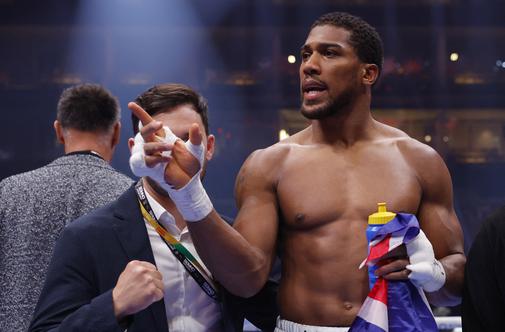 Joshua odčital pravo lekcijo boksa Ngannouju