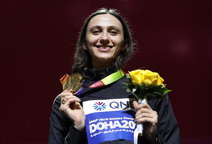 Dobila je še tretjo zlato medaljo na svetovnem prvenstvu, a himne Rusije ni slišala. | Foto: Getty Images