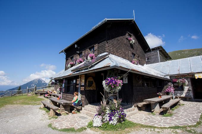 ... v kategoriji naj planinska koča pa ste za zmagovalko razglasili Planinski dom na Kofcah.  | Foto: Urban Urbanc/Sportida