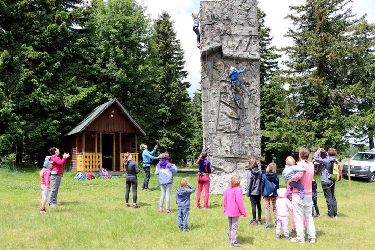 ... in se poskusili v plezanju po plezalnem stolpu. | Foto: Manca Čujež