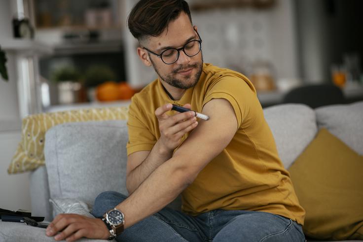 Normalne koncentracije glukoze v krvi so med vrednostma 3,5 in 6,0 mmol/l. Na sladkorno bolezen kaže koncentracija sladkorja v krvi, višja od 7 mmol/l na tešče oziroma 11 mmol/l po hranjenju. | Foto: Getty Images