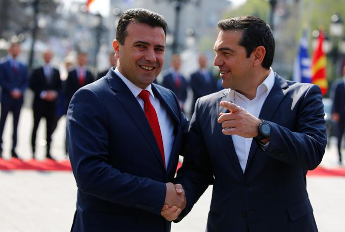 Premierja sta tako v skladu s Prespanskim sporazumom, s katerim sta državi lani razrešili več desetletij trajajoč spor glede imena Severne Makedonije, podpisala akcijski načrt za krepitev sodelovanja med državama. | Foto: Reuters