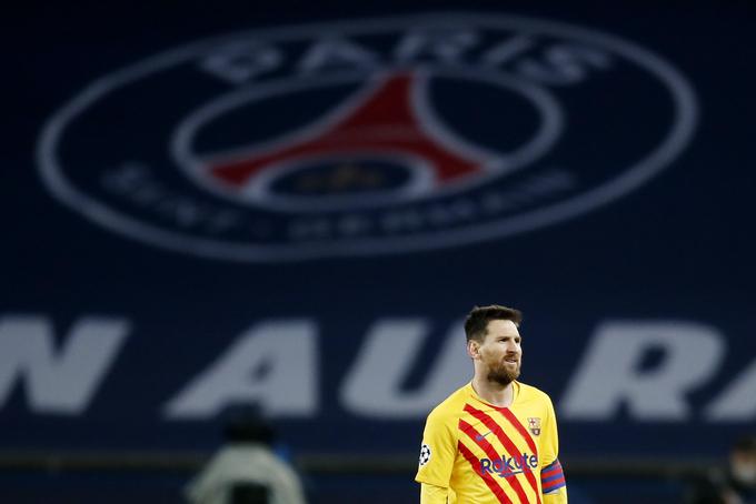Navijači Barcelone upajo, da bi Lionel Messi odigral zadnje evropske tekme za Barcelono 10. marca 2021. Med njegovimi morebitnimi snubci se je v zadnjem obdobju omenjal ravno PSG ... | Foto: Reuters