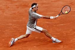 Roger Federer se je vrnil po štirih letih in začel z zmago
