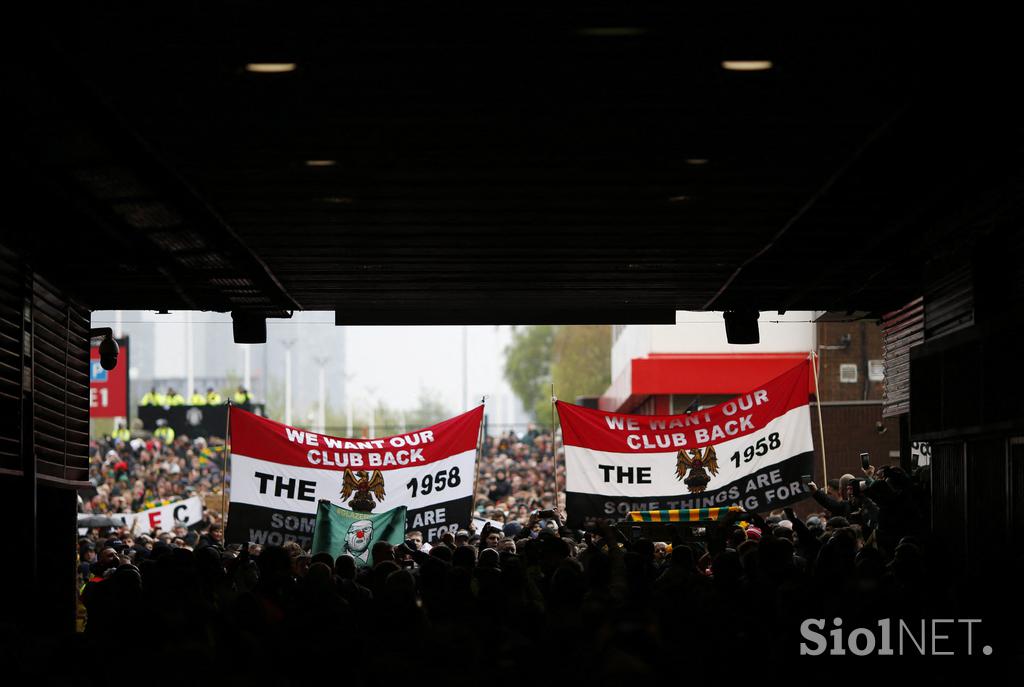 Manchester United navijači protest